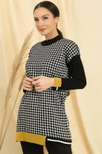 Relaxed Fit Knitted Tunic with Houndstooth Pattern and Striped Cuffs and Hem