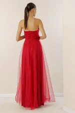 Robe longue bustier en tulle, avec ceinture à boucle, drapé sur le devant et doublure.