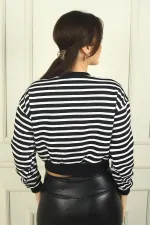 Women's Horizontal Striped 23 Printed Oversized Crop Sweatshirt with Raised Inside