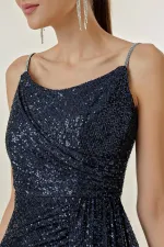 Robe longue à sequins avec bretelles en corde, drapée sur le devant, doublée et fendue