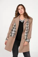 PLUS SIZE BONDIT TRENCH COAT WITH LINED, ZIPPED POCKETS AND SCARF ACCESSORY.