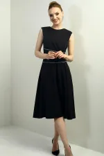 Robe mi-longue évasée drapée en crêpe pour femme avec détails en pierre à la taille