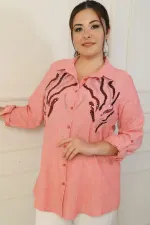 Chemise taille B brodée sur le devant