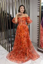 Robe longue en organza floral à fines bretelles et manches basses pour femme, doublée sur le devant, avec passepoil détaillé