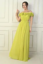 Robe longue en mousseline pour femme, ornée d'un décolleté floral découpé au laser, doublée et ceinturée à la taille.