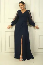 V Yaka Önü Drapeli Astarlı Kolları Tül Güpür Detaylı Geniş Beden Aralıklı Şifon Uzun Elbise