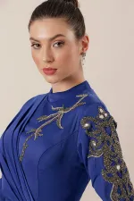 Taş İşlemeli Önü Büzgülü Astarlı Krep Saten Tesettür Elbise