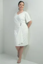 Robe femme à col en V froncée sur le devant avec détails en pierres, doublée, grandes tailles, Lycra