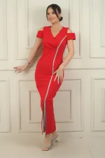 Robe longue en crêpe à manches basses et col en V pour femme, froncée sur le devant et ornée de rayures brillantes.