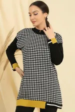 Relaxed Fit Knitted Tunic with Houndstooth Pattern and Striped Cuffs and Hem