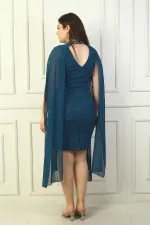 Robe à paillettes grande taille pour femme, col en V, doublée et avec cape en mousseline