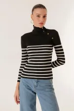 Blazer Çizgili Omzu Süs Düğmeli Boğazlı Kazak