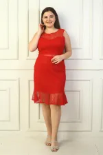 Robe en dentelle grande taille pour femme, ornée de perles sur le devant, d'une jupe à volants et doublée.