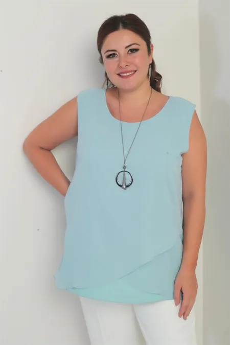 Women's Sleeveless Chiffon Blouse (Plus Size)