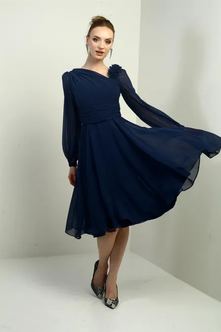 Robe midi en mousseline doublée à manches longues et détails floraux pour femme
