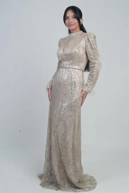 Robe longue en tulle pour femme avec manches à plumes, perles et sequins, et doublure