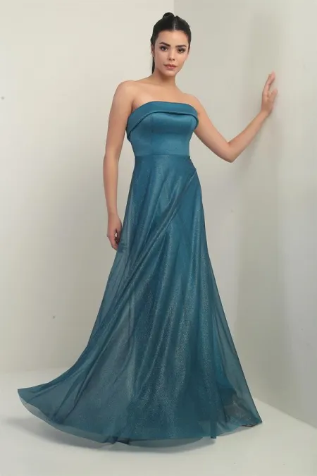 Women's Long Tulle Dress with Padded Collar and Lining