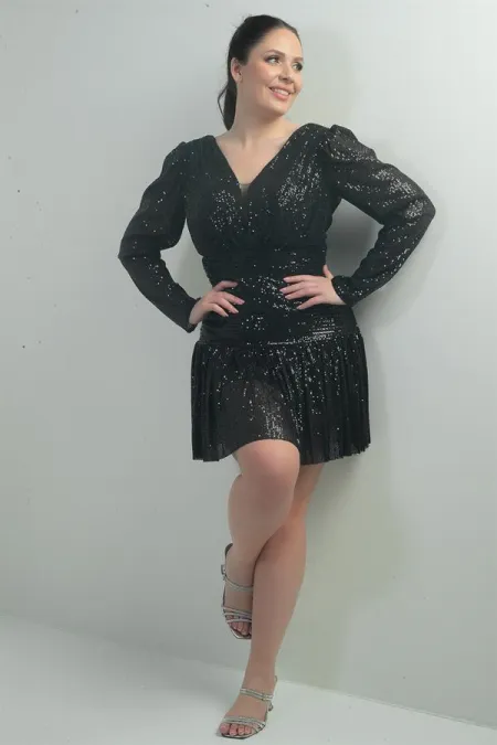 Robe à sequins grande taille pour femme, décolleté en V devant et dos, doublée, manches longues drapées, ornée de sequins.