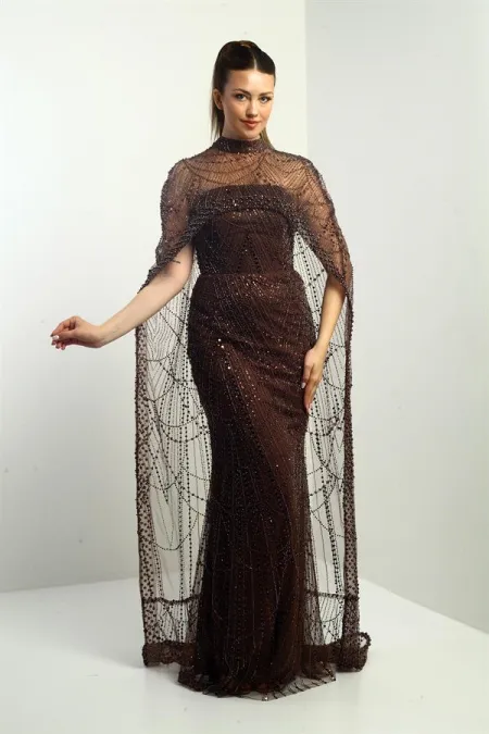 Kadın Straplez Taş-Pul İşlemeli Pelerinli Astarlı Uzun Abiye Elbise