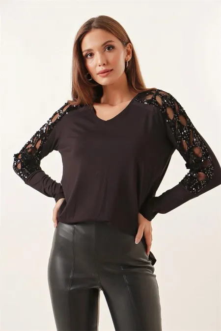 V Yaka Kolları Lazerli Pullu Rahat Kesim Likralı Bluz