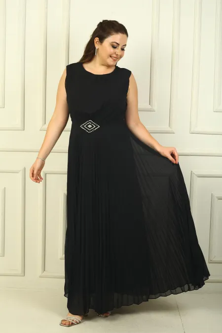 Robe longue plissée, doublée, en mousseline BB avec boucle à la taille