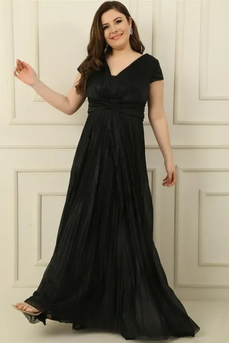 Robe longue en crêpe pailletée, doublée, plissée et à col en V, taille et devant drapés.