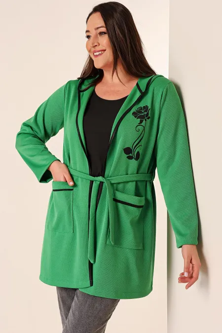 Ensemble 2 pièces grande taille avec débardeur sans manches, poche à capuche et cardigan imprimé floral ceinturé