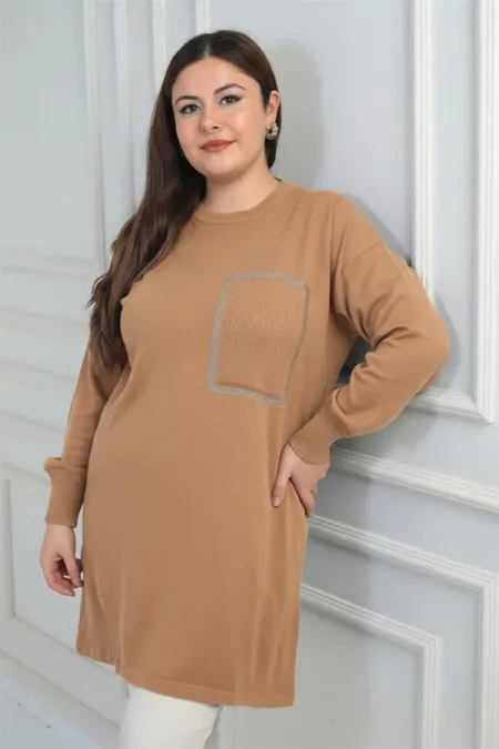 Blouse tunique en maille grande taille pour femme, à une poche avant, imprimé pierre et détails raffinés.