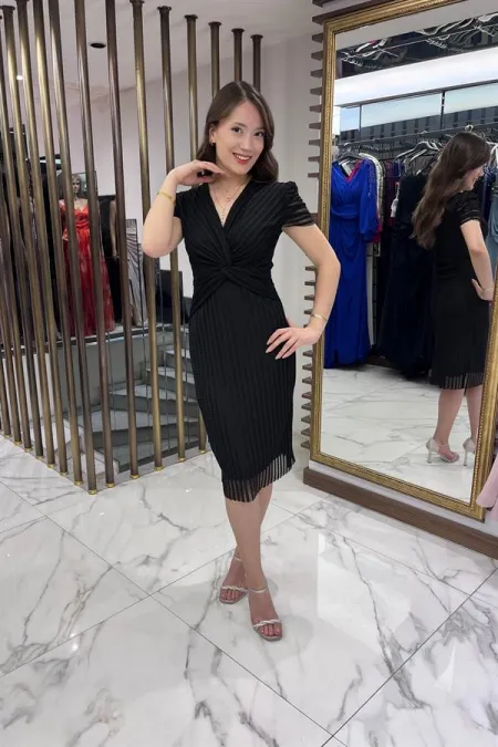 Kruvaze Yaka Astarlı Lastikli Kol Düğüm Detaylı Tül Elbise