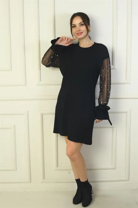 Kadın Yuvarlak Yaka İnci Detaylı Tül Kollu Kısa Elbise