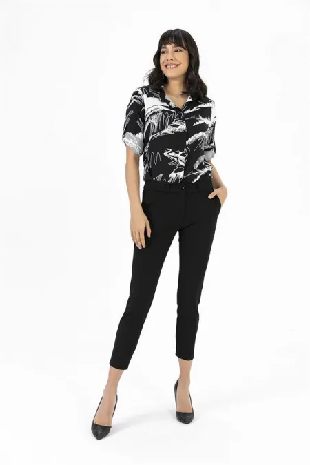 Pantalon classique en lycra avec poches latérales