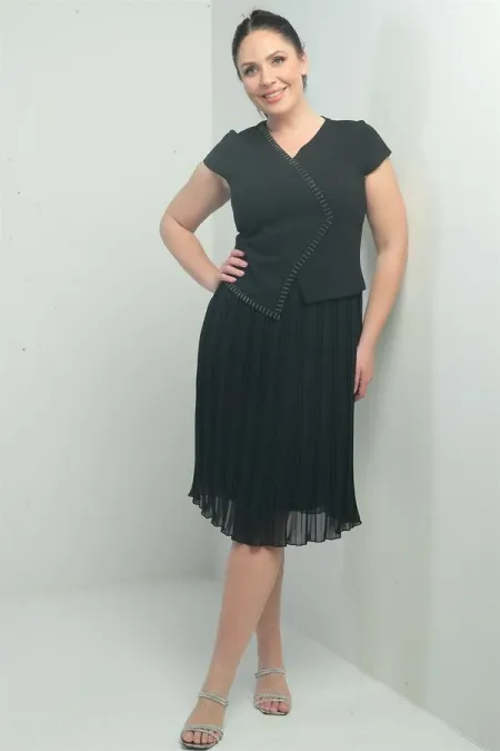 Robe courte grande taille pour femme avec détails en pierre, doublée, entoilée, double jupe et plis en mousseline