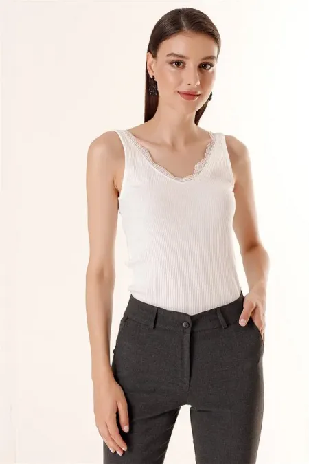 Débardeur à bretelles épaisses et lacets devant et dos