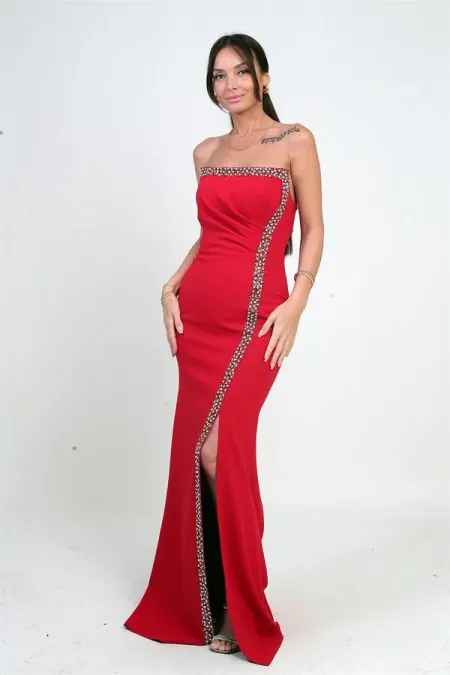 Robe longue en crêpe à doublure ornée de pierres et drapée sur le devant