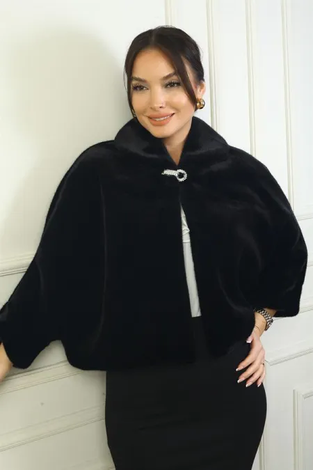 Veste en fourrure doublée pour femme avec boucle en pierre