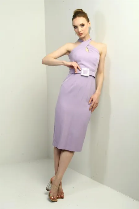 Robe midi en crêpe ornée d'un col croisé et ceinturée pour femme