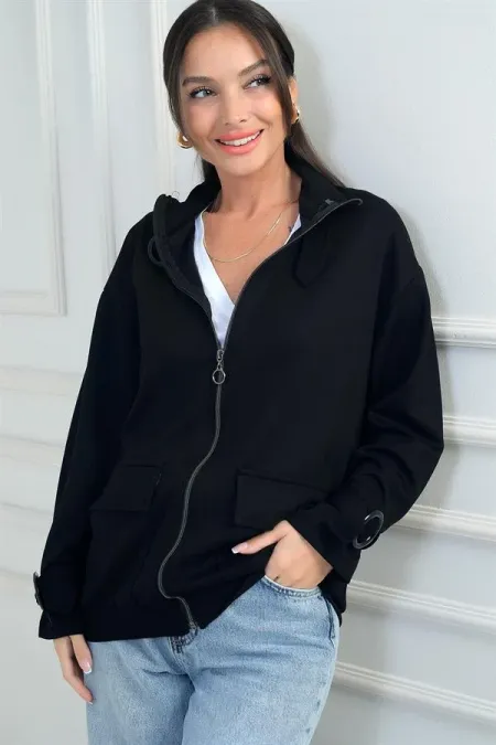 Gilet en tissu Osyho pour femme, avec fermeture éclair sur le devant, poche cargo et détail de boucle.