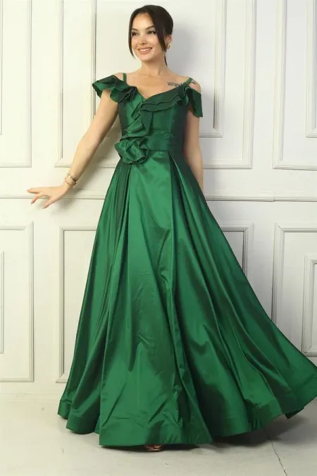 Robe de soirée longue en taffetas à bretelles et col bateau pour femme, ornée de roses, doublée et dotée de poches.