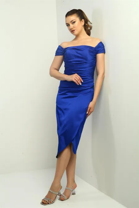 Kadın Madonna Yaka Drapeli Asimetrik Saten Kısa Elbise