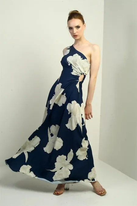 Robe longue en crêpe satiné à motif de grandes feuilles et à une épaule pour femme