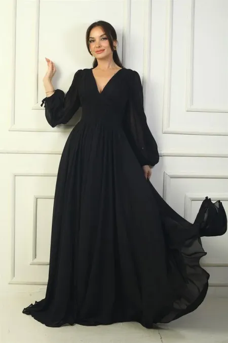 Robe longue en mousseline doublée à armatures et lacets sur le devant