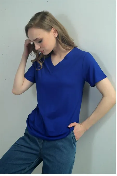 Kadın V Yaka Yırtmaçlı Kısa Kol Bluz