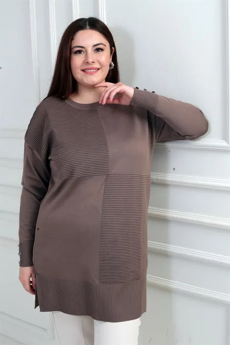 Blouse tunique grande taille pour femme avec détails de boutons sur les manches