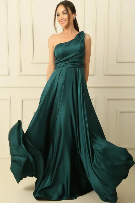 Robe en crêpe doublée à une épaule