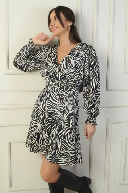 Kadın Kruvaze Yaka Beli Kemerli Astarlı Zebra Desen Kısa Saten Elbise