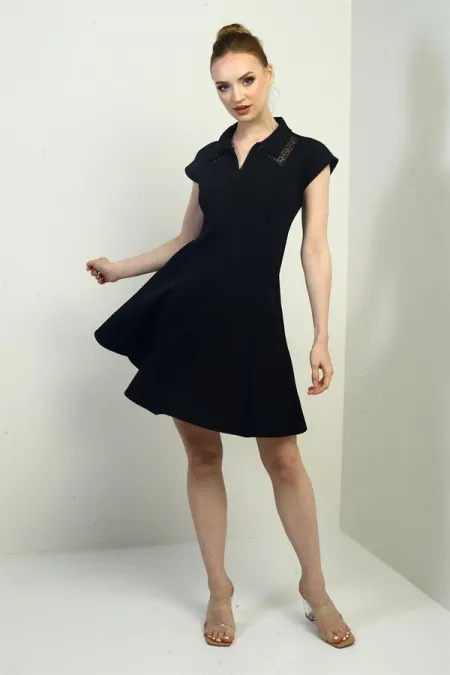 Kadın Önü Yarım Fermuar Ve Dantel Detaylı Kendinden Telalı Kısa Kloş Elbise