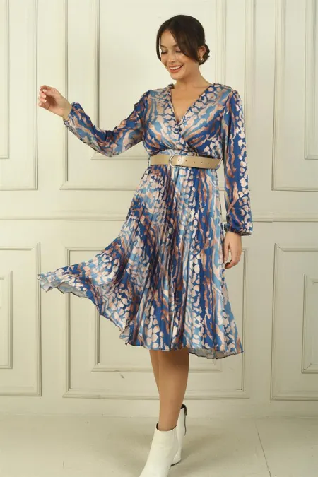 Kadın Kruvaze Yaka Beli Kemerli Astarlı Pileli Soyut Desenli Saten Elbise