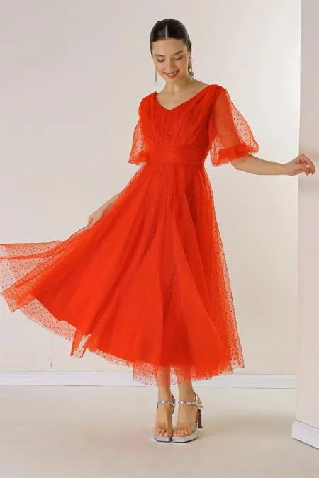 Robe courte à col en V devant et dos, manches bouffantes, doublée, en tissu à motif de boutons de fleurs et paillettes dahlias