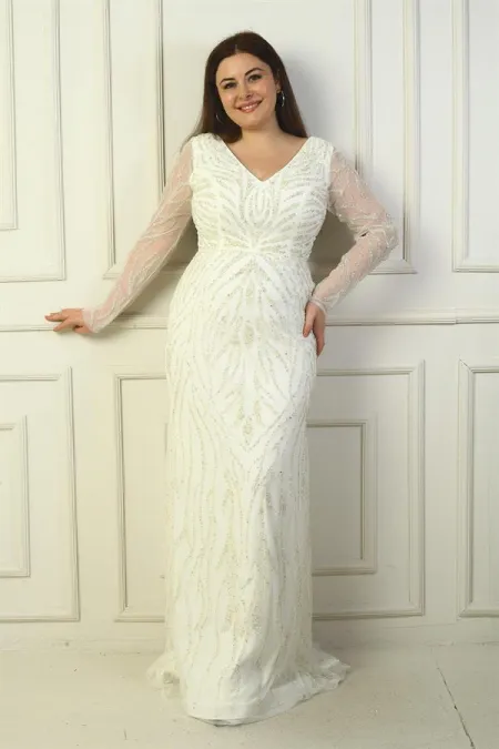 Robe longue grande taille à décolleté en V devant et dos, manches en tulle, doublée et ornée