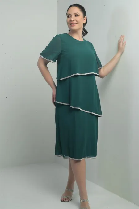 Robe grande taille pour femme ornée de pierres, doublée, à manches courtes et composée de trois couches de mousseline.